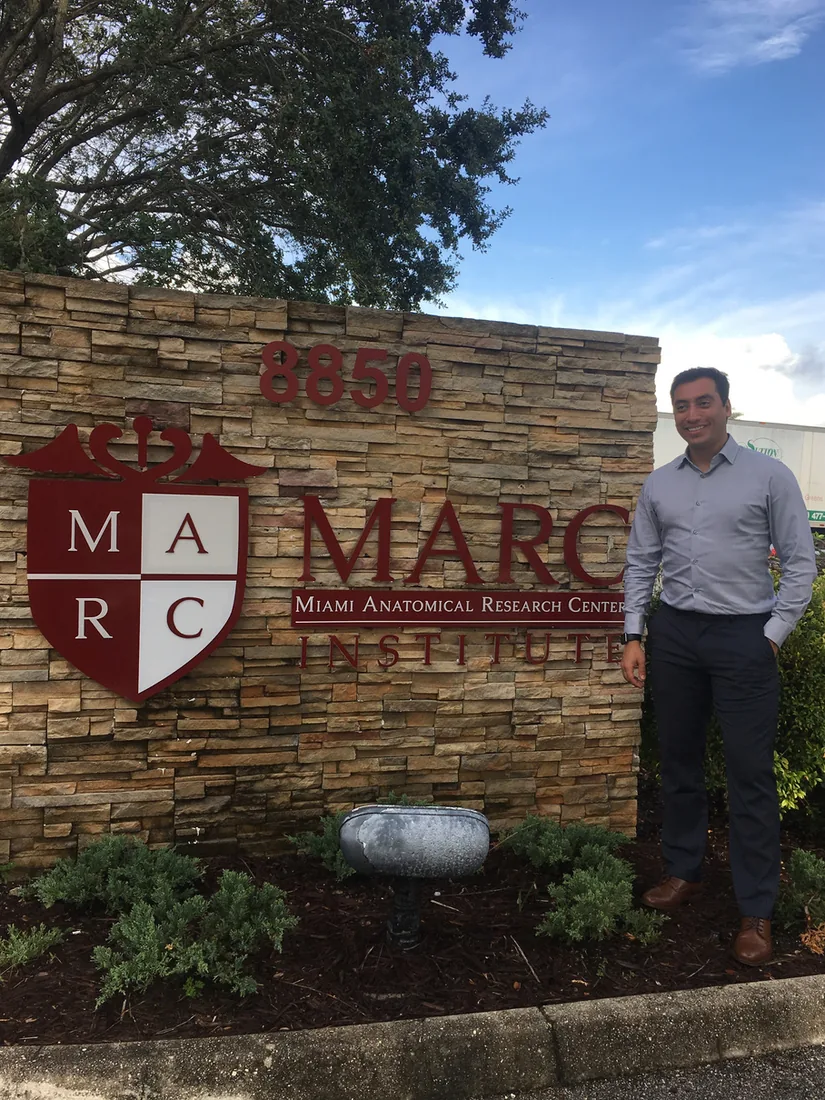 Dr. Arthur Tate no Advanced Course in Surgical Implants — MARC Institute, Miami