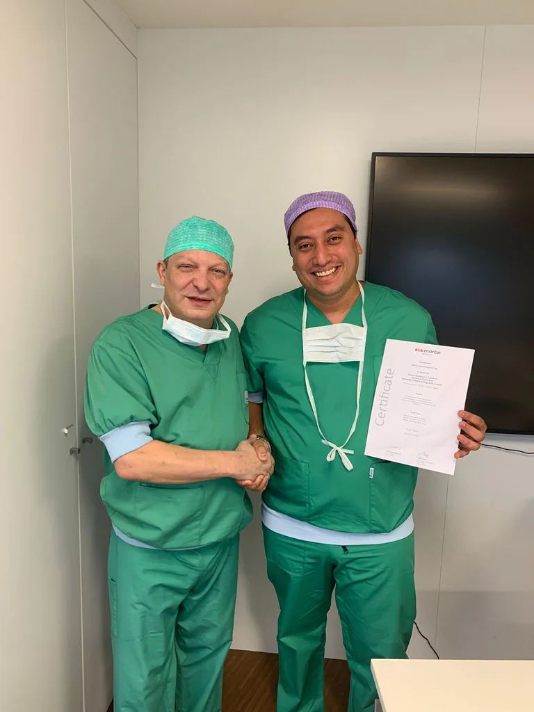 Dr. Arthur Tate em treinamento em Bruges, Bélgica